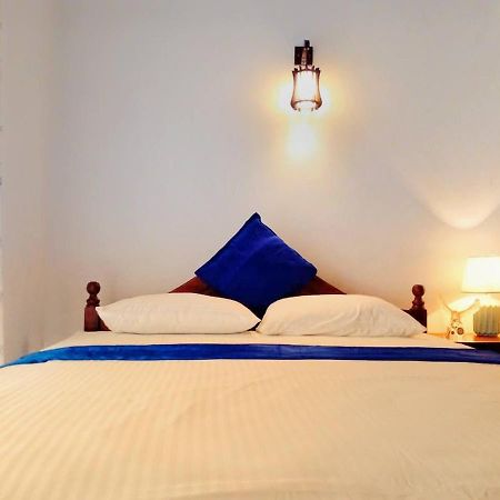The Tourist Balcony Apartment Негомбо Екстериор снимка