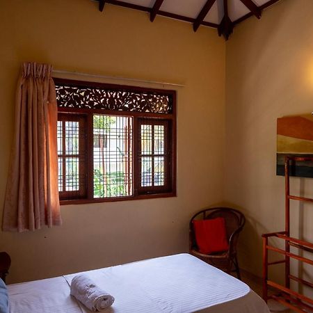 The Tourist Balcony Apartment Негомбо Екстериор снимка