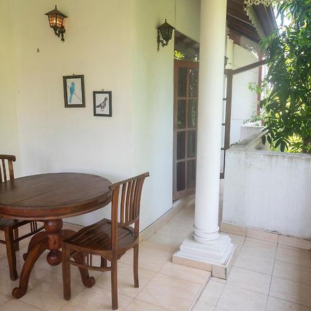 The Tourist Balcony Apartment Негомбо Екстериор снимка